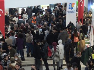ÇAKÜ’de öğrenci toplulukları kapılarını açtı, öğrenciler büyük ilgi gösterdi