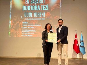 ADÜ’nün araştırma görevlisi üçüncülük ödülünün sahibi oldu