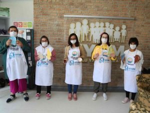 UYUM öğrencilerinin ellerinden Ankaralılara hediye