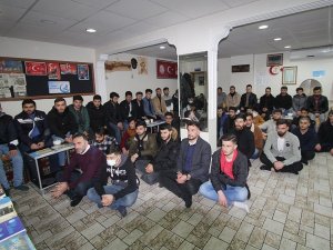 Başkan Pekmezci, ülkücü gençlerle bir araya geldi
