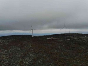 Siste kaybolan rüzgar türbinleri drone ile görüntülendi