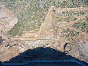 Sarıçay Barajı’nda çalışmalar aralıksız devam ediyor
