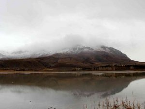 Tamamen kurumuştu, yeniden su tutan göl sevindirdi