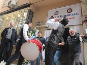 Şanlıurfa’da davullu zurnalı işçi sendikası açılışı