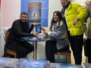 Bir Cuma Günü kitabı fuarlarda yoğun ilgi görüyor