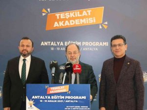 Eski Sağlık Bakanı Recep Akdağ’dan aşı karşıtlarına tepki