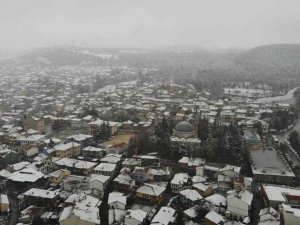 Kar yağışı tarihi Odunpazarı bölgesini beyaz örtüyle süslendi
