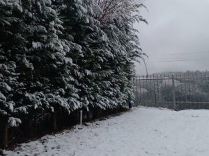 Turgutlu’nun yüksek kesimlerine kar yağdı