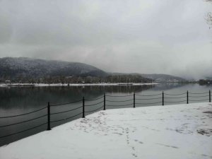 İzmir’in ilçelerine mevsimin karı düştü