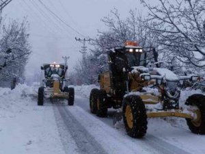 Mersin’de karda mahsur kalan vatandaşlar kurtarıldı