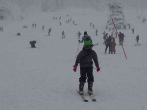 Uludağ’da sezonun ilk hafta sonunda yoğunluk yaşanıyor