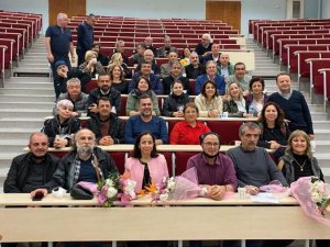 Hekimler 30 yıl sonra aynı sırada buluştu