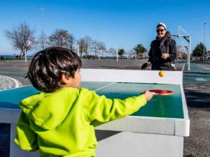 Parkların yeni gözdesi: Masa tenisi
