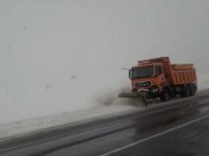 Bingöl-Erzurum karayolu tır geçişlerine kapatıldı