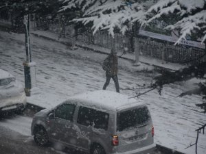 Tatvan’da yoğun kar yağışı