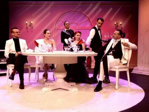 Tiyatroseverlere "Akşam Yemeği"