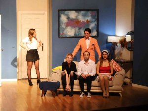 ‘Suit’ adlı tiyatro oyunu Kartal’da sahnelendi