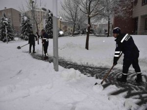 Selçuklu’da karla mücadele sürüyor