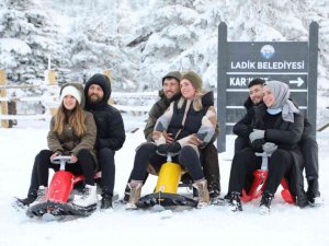 Akdağ’dan kartpostallık kar manzaraları