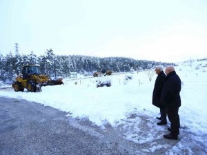 Karlı yollar Büyükşehir ekiplerince açıldı