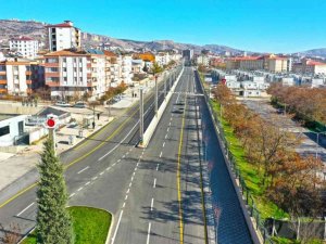 Elazığ’da yol genişletme çalışmaları sürüyor