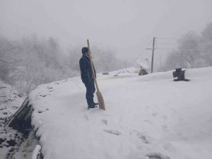 Batman’da beklenen kar yağışı yüksek kesimleri beyaza bürüdü