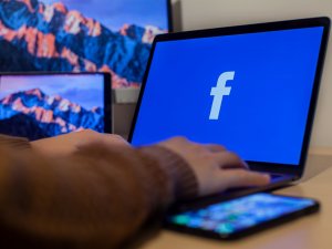 Rusya’dan Facebook’a erişim engeli