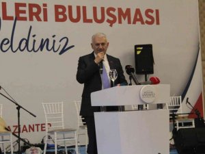 Binali Yıldırım Gaziantep’te ’Hemşeri Dernekleri Buluşması’na katıldı