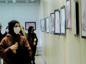 Öğrenciler karakalem sergisi açtı