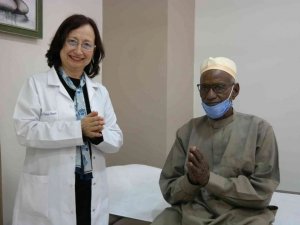 Afrikalı hasta şifayı Eskişehir’de buldu