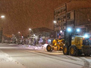 Muradiye’de karla mücadele çalışması
