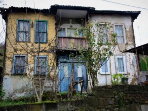700 yıllık köyün tarihe tanıklık eden evleri