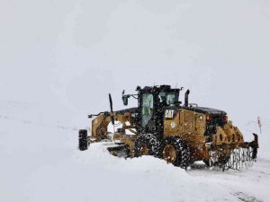 Ağrı’da 69 köy yolu kar nedeniyle ulaşıma kapandı