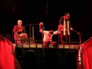 Çayırova’da tiyatro kursu kayıtları başladı