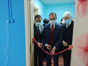 Aslanapa’da yenilenen ilkokul kütüphanesinin açılışı yapıldı