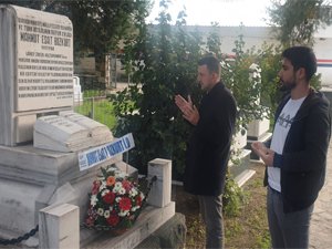 Mahmut Esat Bozkurt mezarı başında anıldı