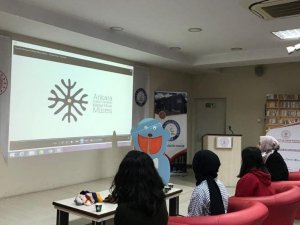 Matematik öğrencilerinden Kütüphane’ye ziyaret