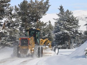 Erzincan’da 13 köy yolu ulaşıma kapalı