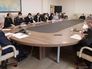 Bağımlılıkla mücadelede alınacak tedbirlere dikkat çekildi