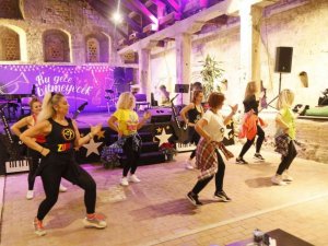 Büyükçekmece’de en uzun gece müzik ve dansla dolu dolu geçti