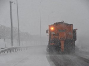 Sinop-Samsun karayolu ulaşımına kar engeli