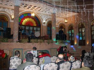 İranlılar yılın en uzun gecesi ‘Şeb-i Yelda’yı coşkuyla kutladı