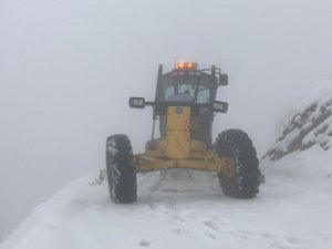 Diyarbakır’da yürütülen çalışmalarla yollar kardan kapanmaktan engellendi