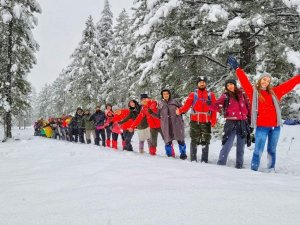 Doğaseverler kar yürüyüşünde buluştu