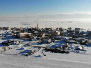 Muş’ta bin 600 rakımlı dağ köyleri kara gömüldü