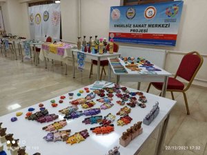 Özel gereksinimli öğrencilerden ‘Engelsiz El Sanatları Sergisi’