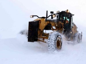 Van’da 109 yerleşim yerinin yolu ulaşıma kapandı