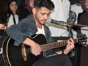 Gediz MYO öğrencilerinden konser etkinliği