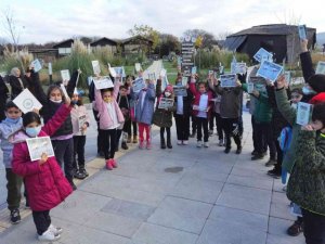 Öğrenciler, kuşları hayranlıkla izledi