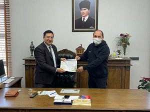 Muhtarlara dikili ağaç sertifikası